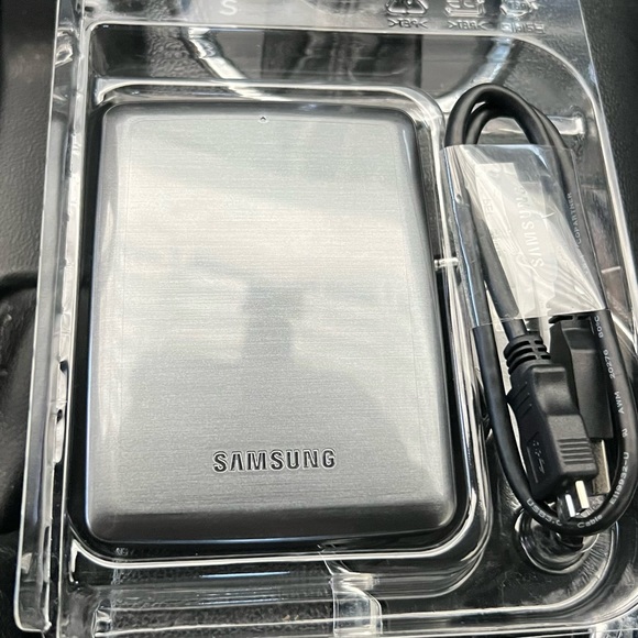 SAMSUNG- External Hard Drive  500gb - Picture 4 of 11